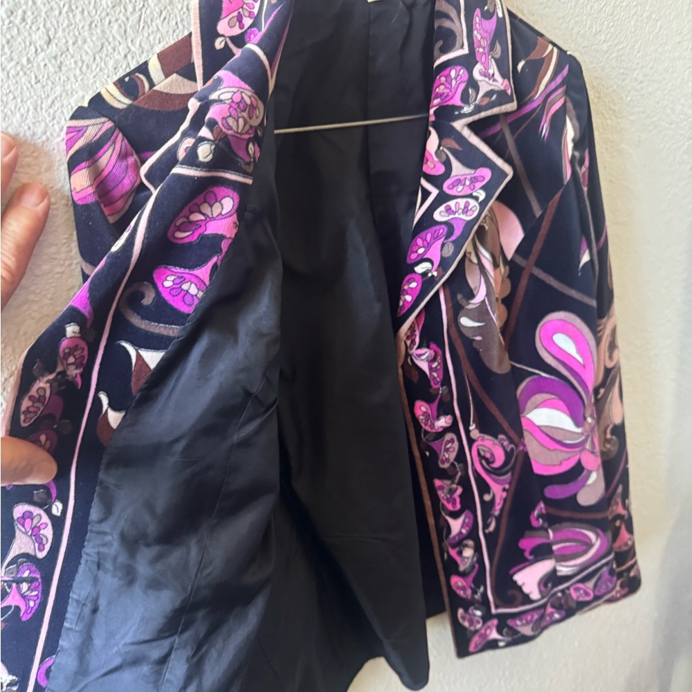 Vintage Emilio Pucci Black and Pink velvet jacket - Picture 4 of 8